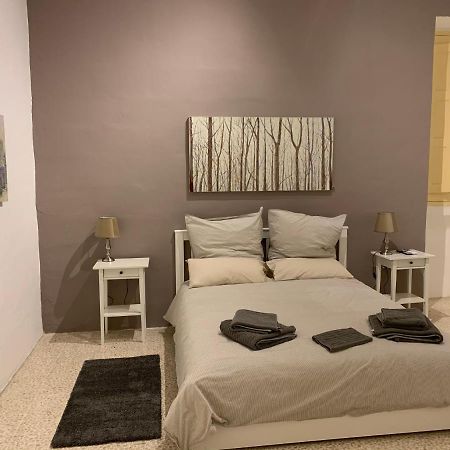 4 Bedroom Apartment In Sliema Near The Sea Exterior photo