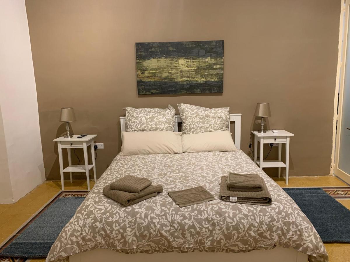 4 Bedroom Apartment In Sliema Near The Sea Exterior photo