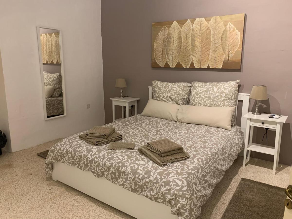 4 Bedroom Apartment In Sliema Near The Sea Exterior photo