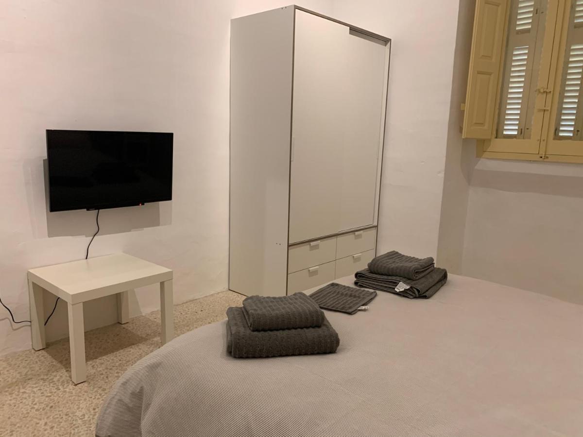4 Bedroom Apartment In Sliema Near The Sea Exterior photo